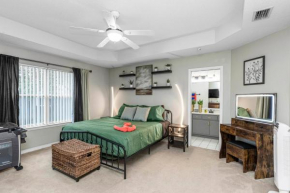 Breeze - Family Retreat with Waterfront Access & Game Room